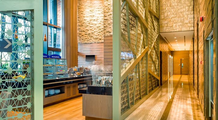 projs-725-400-FinalR-HolidayInnExp2