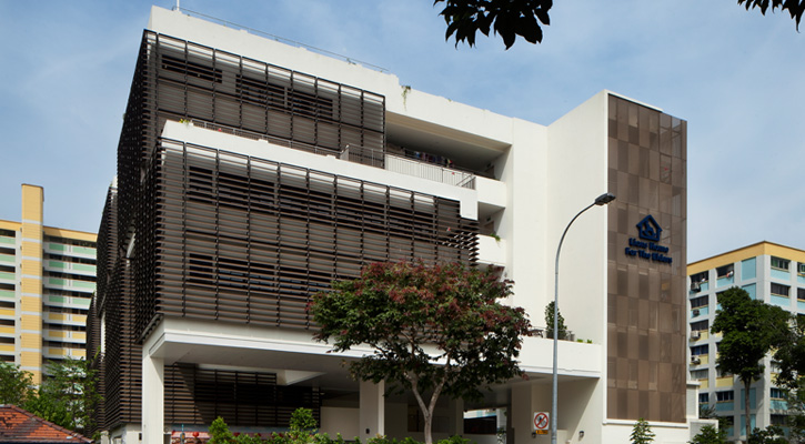 projs-725-400-Lions2